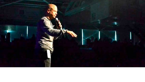 How to Choose a Professional Speaker